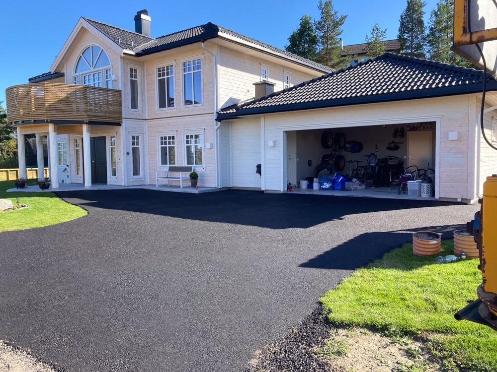 Asfaltering av gårdsplass